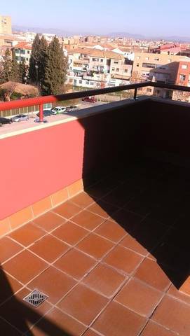 Piso en Alquiler en Avenida DE LA ILUSTRACION en Campus de la Salud