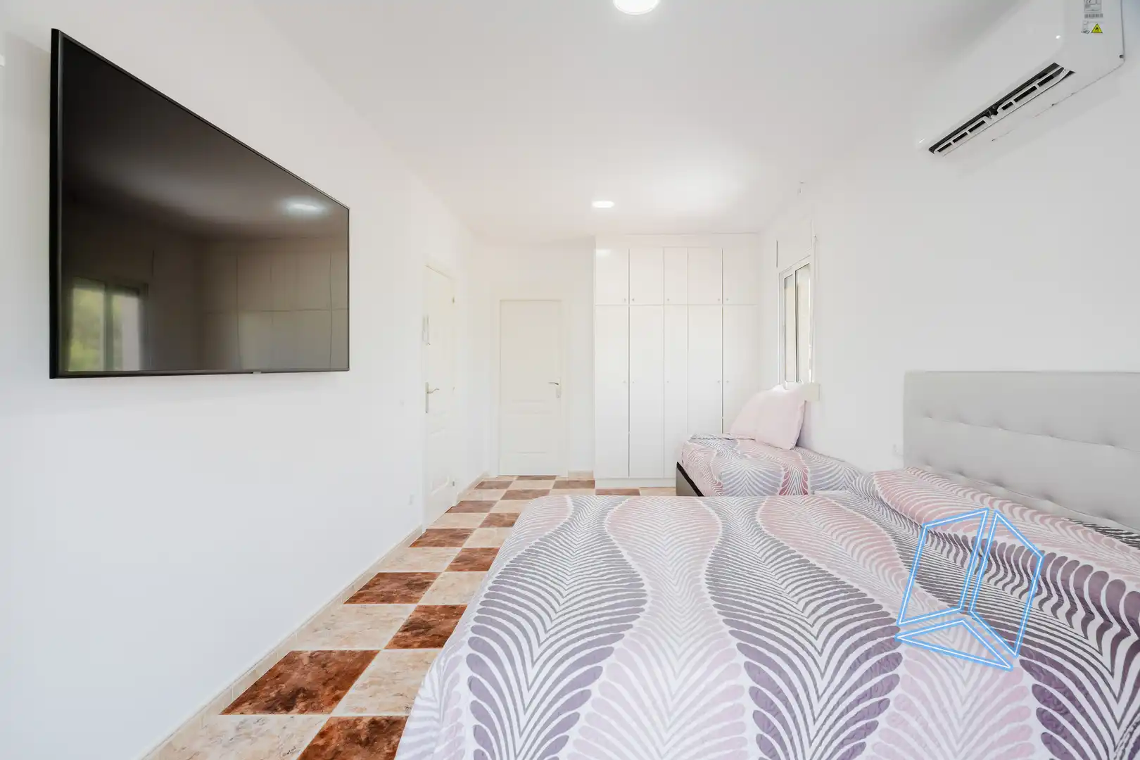 Habitación de Casa o chalet en venta en Canyelles con Piscina y Balcón