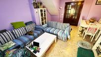 Sala d'estar de Casa adosada en venda en Chiclana de la Frontera amb Aire condicionat