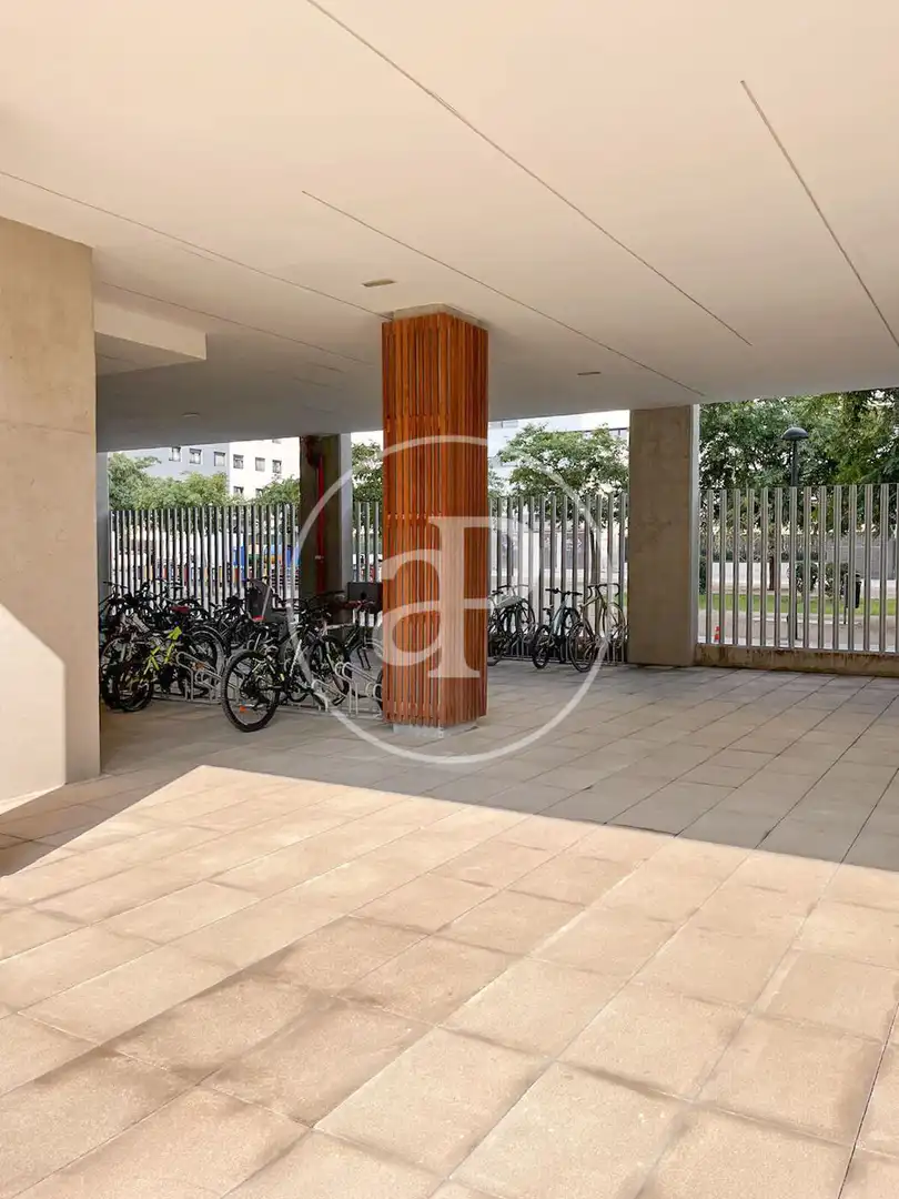 Parking de Piso en venta en Valencia con Aire acondicionado, Calefacción y Jardín privado