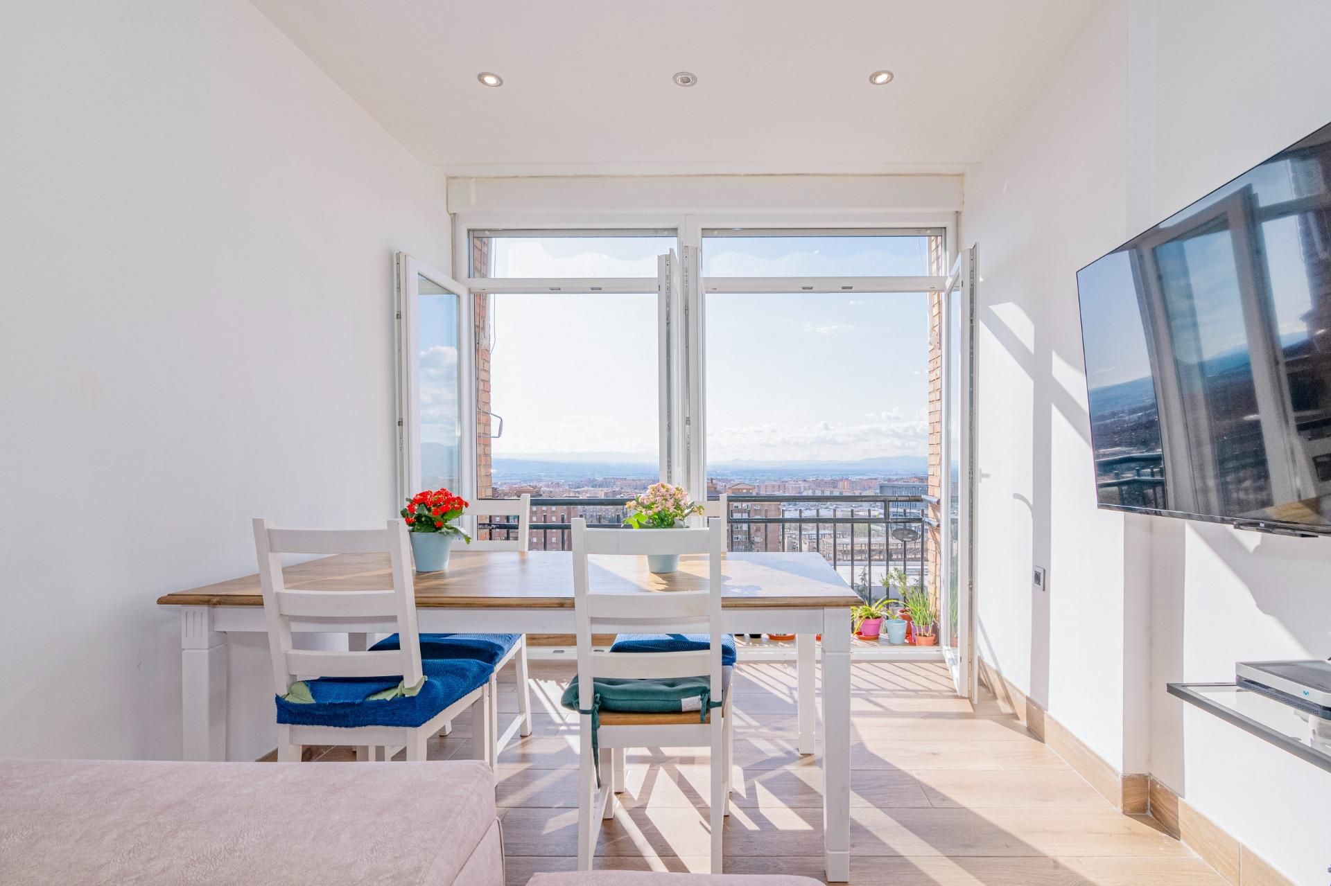 Comedor de Ático en venta en  Granada Capital con Balcón