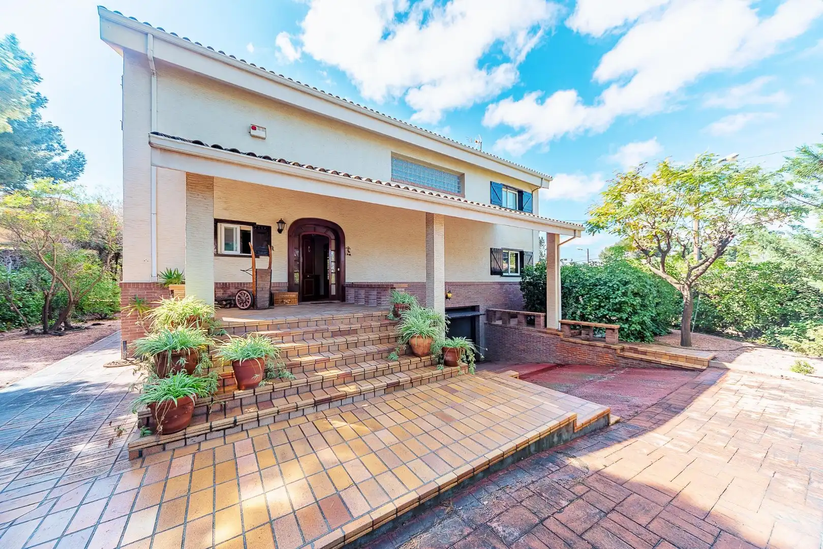 Vista exterior de Casa o chalet en venta en Elda con Calefacción, Jardín privado y Terraza