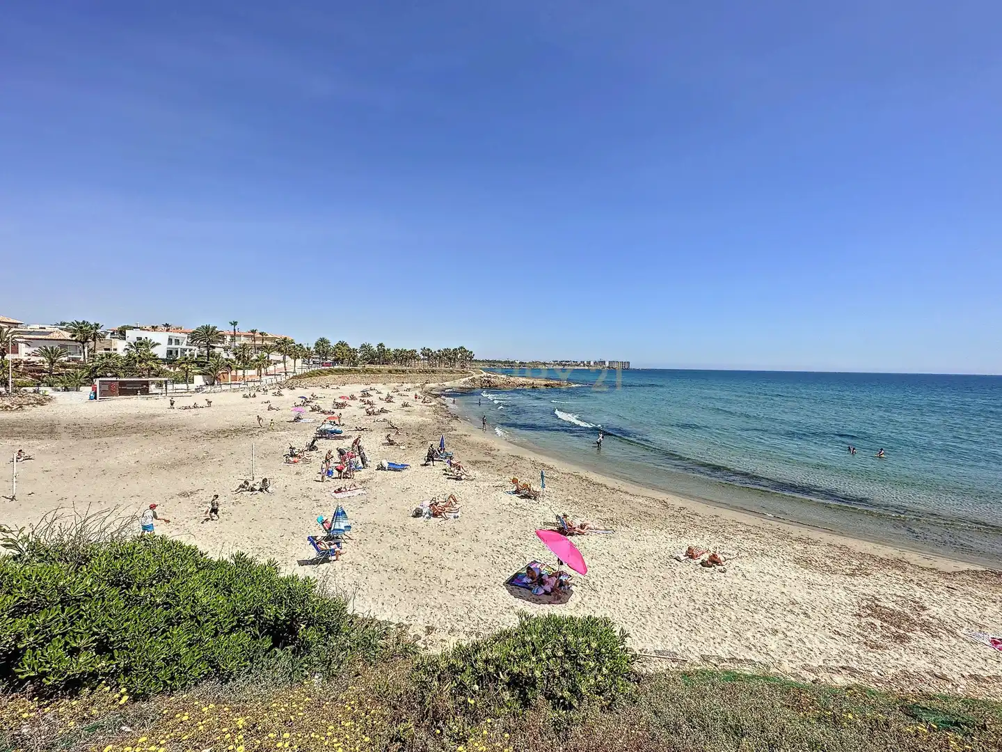 Vista exterior de Apartamento de alquiler en Orihuela con Aire acondicionado, Horno y Piscina comunitaria