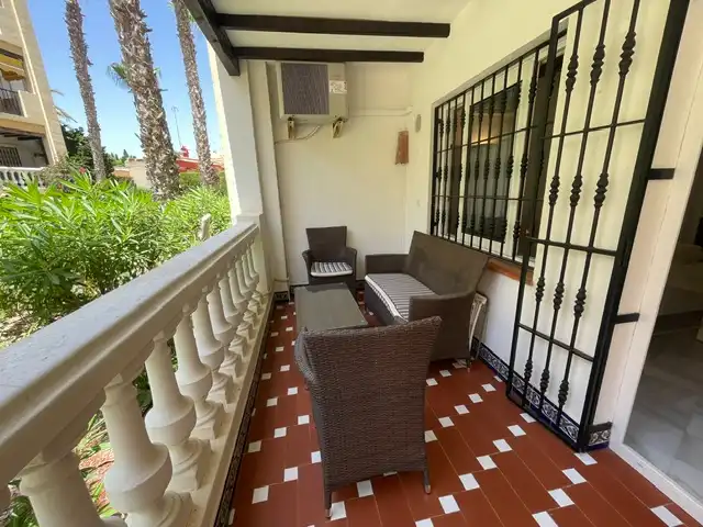 Terrasse von Erdgeschoss zum Verkauf in Torrevieja mit Klimaanlage, Heizung und Terrasse
