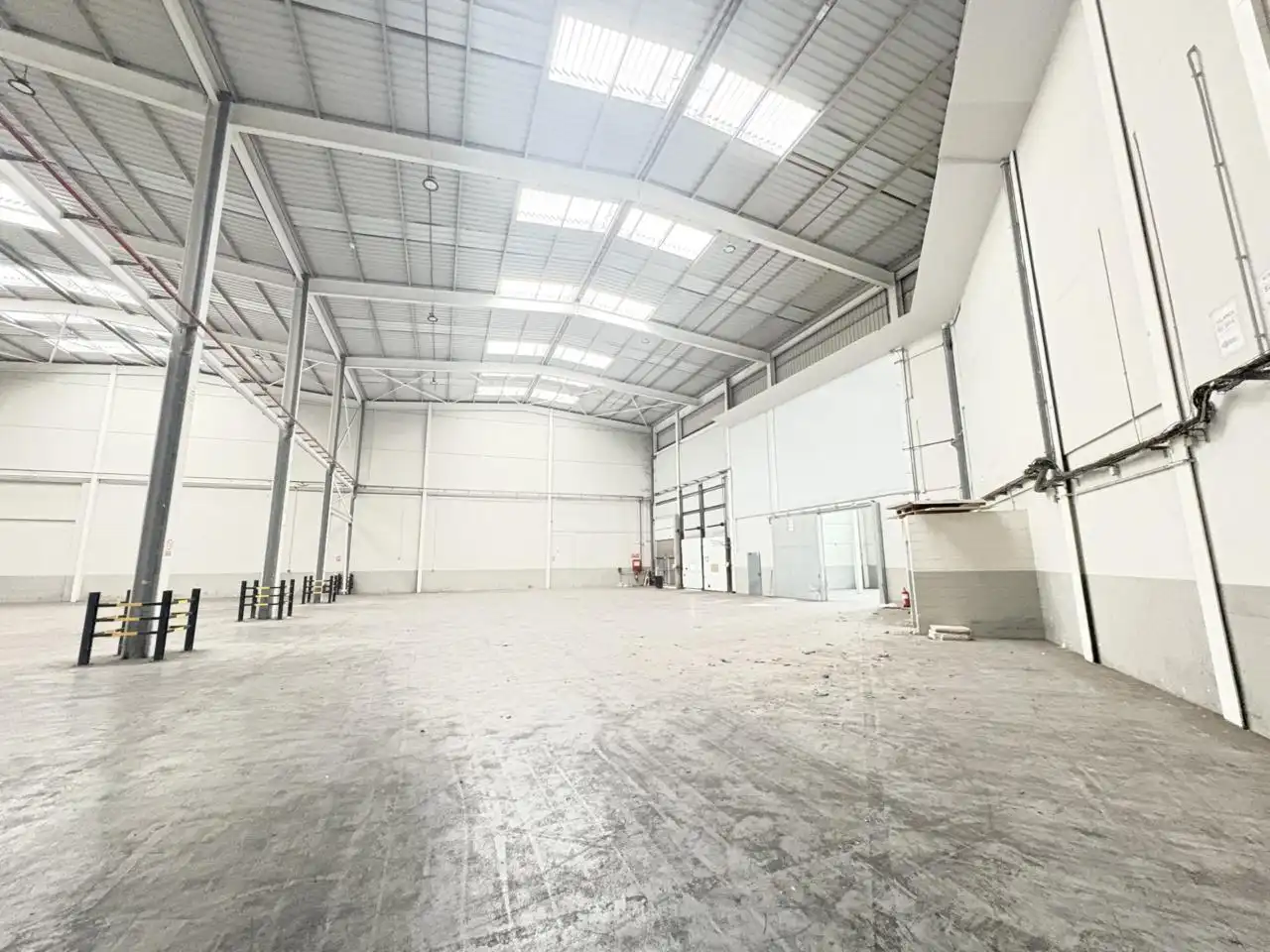 Nave industrial de alquiler en El Prat de Llobregat con Calefacción y Alarma