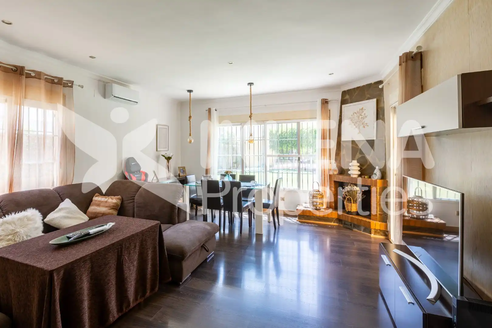 Living room of Houses for sale in Roquetas de Mar  with Air Conditioner, Private garden and Parquet flooring