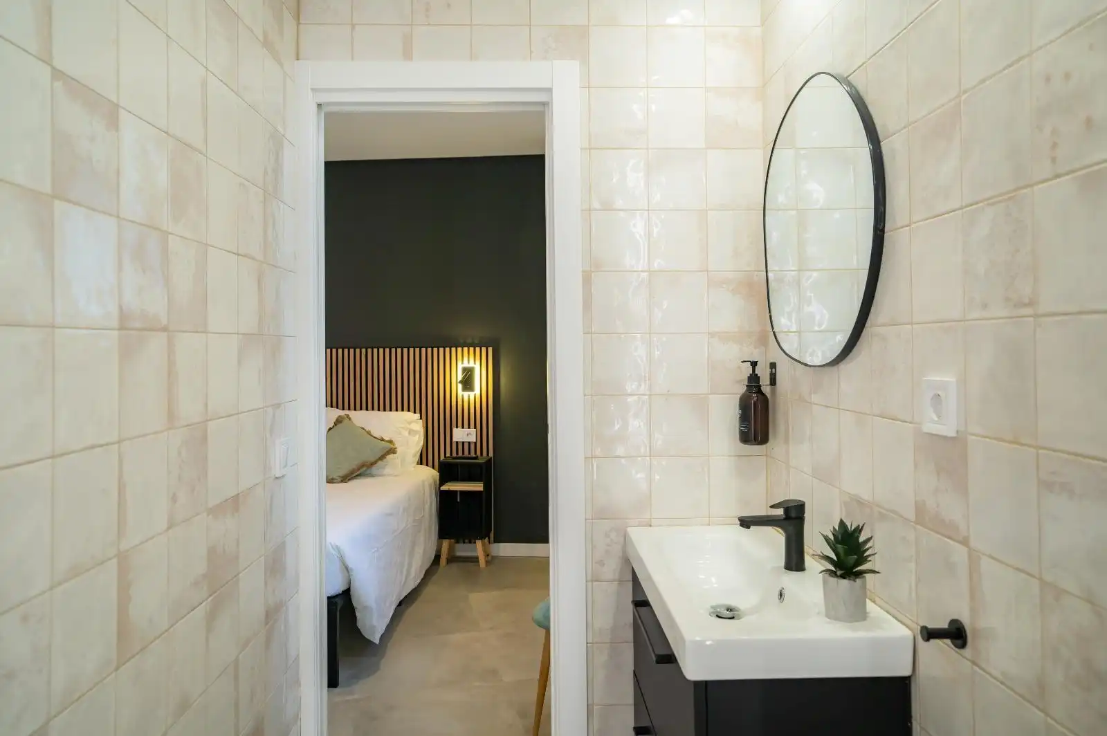 Bathroom of Flat for sale in Málaga  with Air Conditioner, Furnished and Community pool
