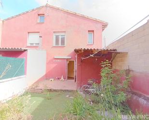 Vista exterior de Casa o xalet en venda en Albillos amb Calefacció i Moblat