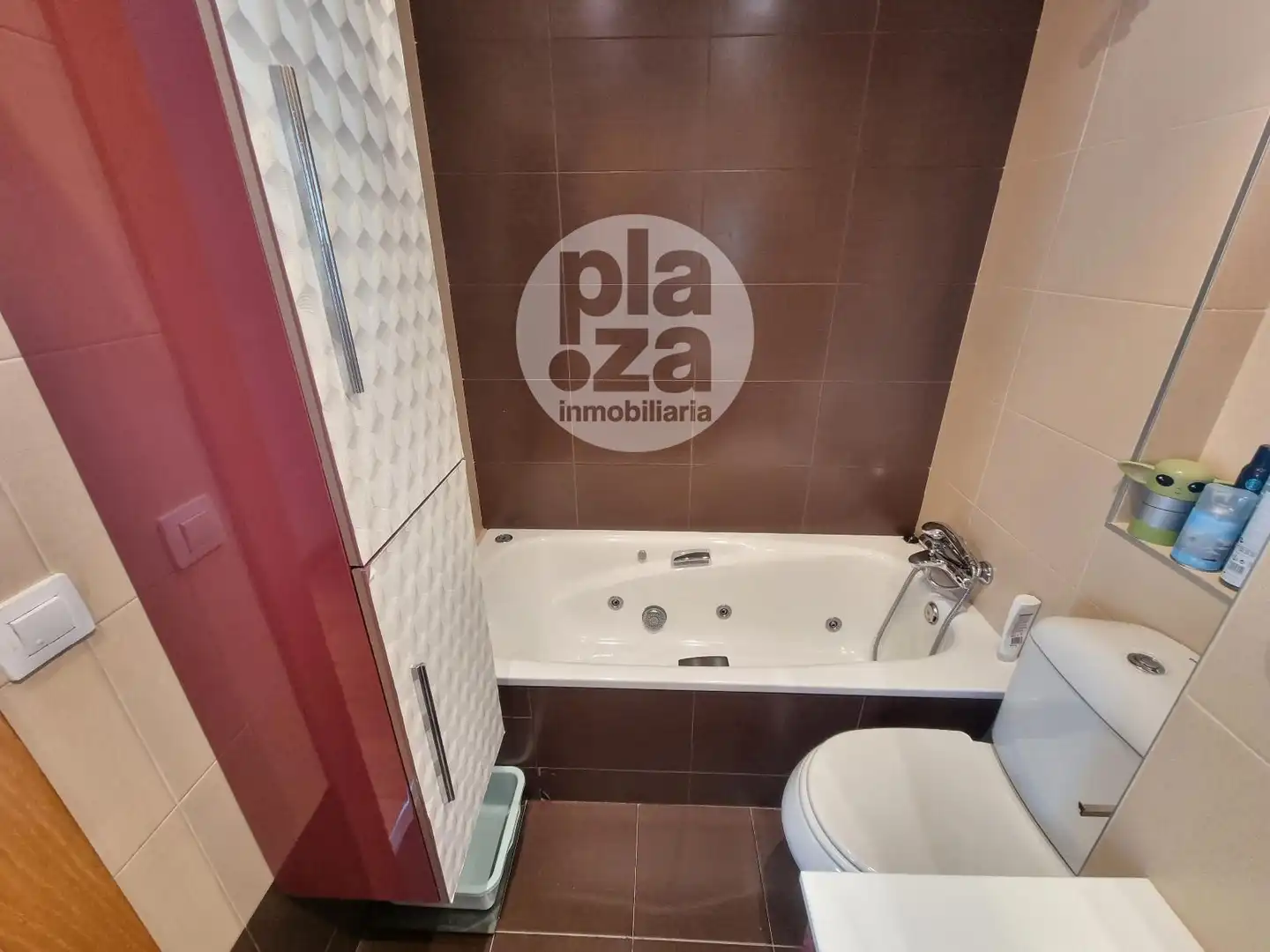 Baño de Piso en venta en Burgos con Calefacción, Terraza y Trastero