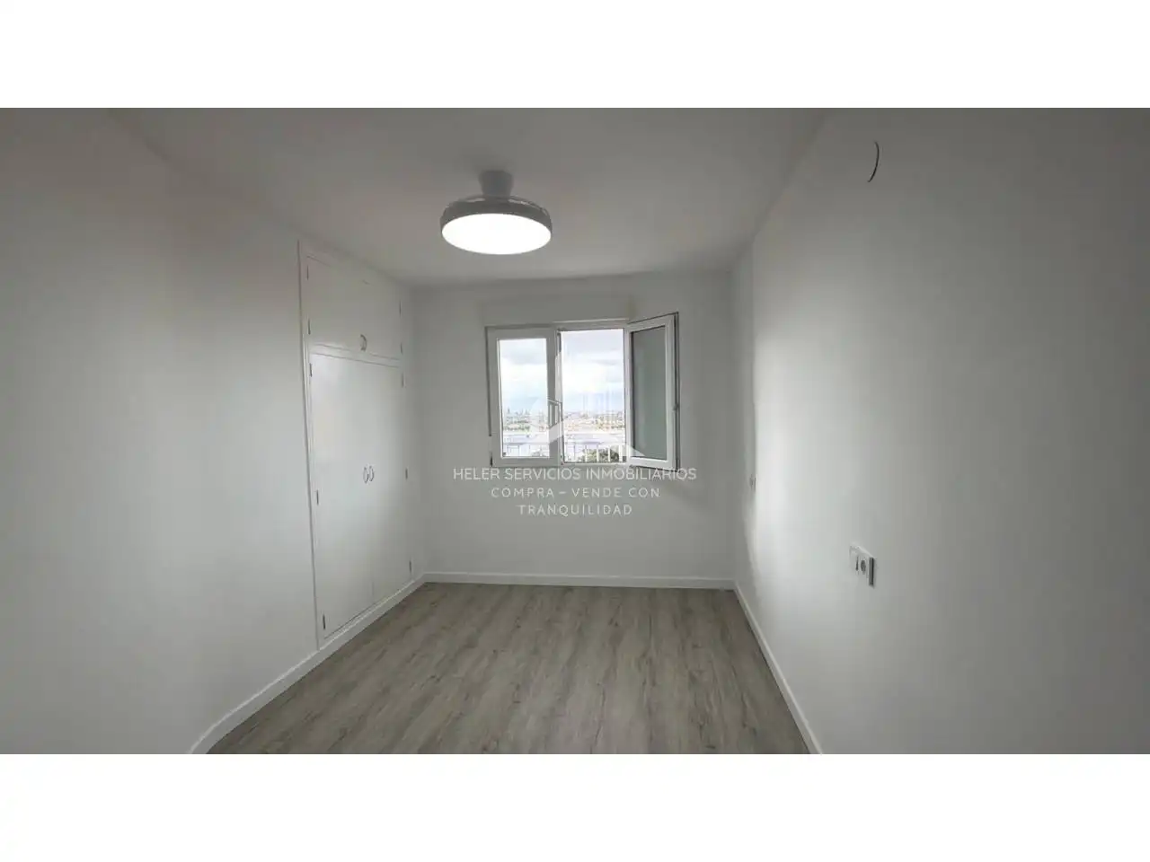 Wohnung zur Miete in Avenida Valencia, Ensanche - Río Júcar