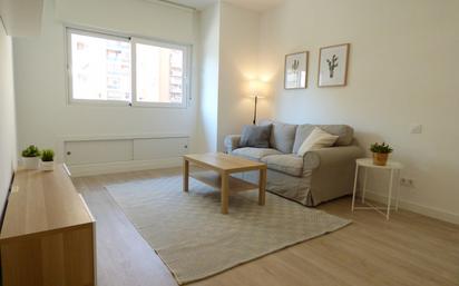 Living room of Flat to rent in  Madrid Capital  with Air Conditioner