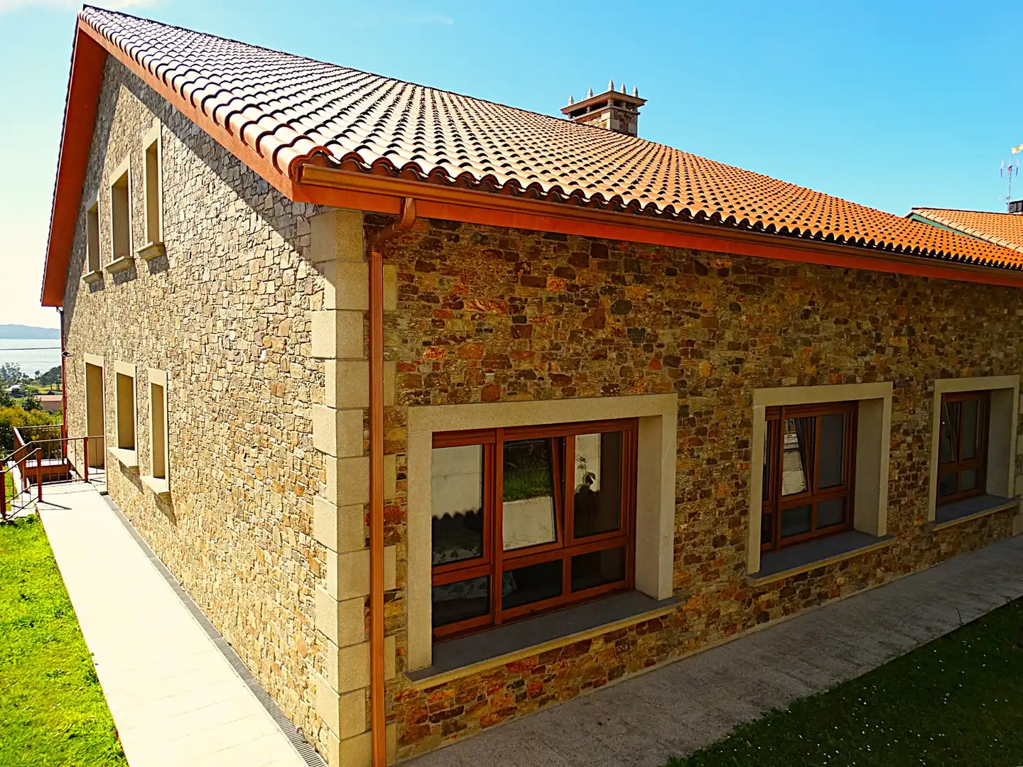 Vista exterior de Casa o xalet en venda en Miño amb Calefacció, Parquet i Terrassa