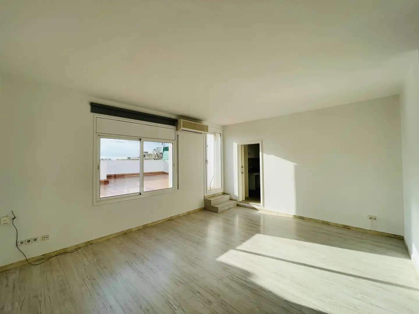 Sala de estar de Ático en venta en Barcelona con Aire acondicionado, Calefacción y Parquet