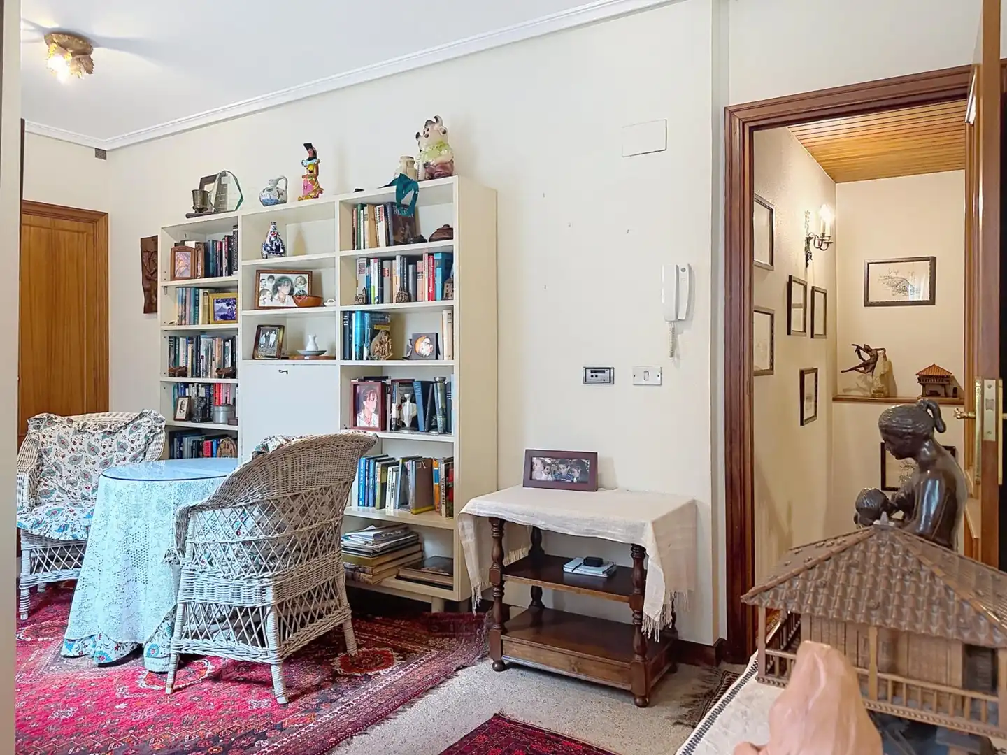 Sala d'estar de Dúplex en venda en Donostia - San Sebastián  amb Calefacció, Terrassa i Traster