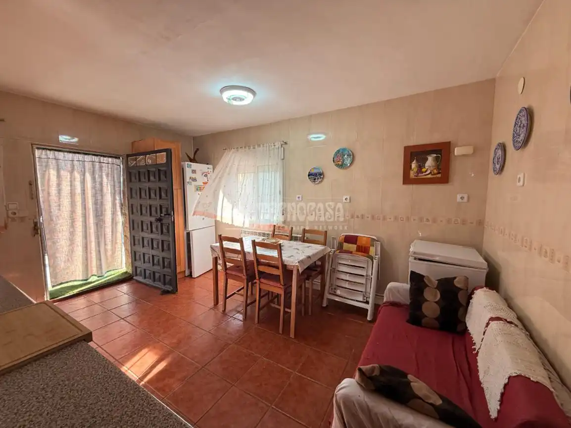 Sala de estar de Casa o chalet en venta en Serracines con Calefacción, Jardín privado y Terraza