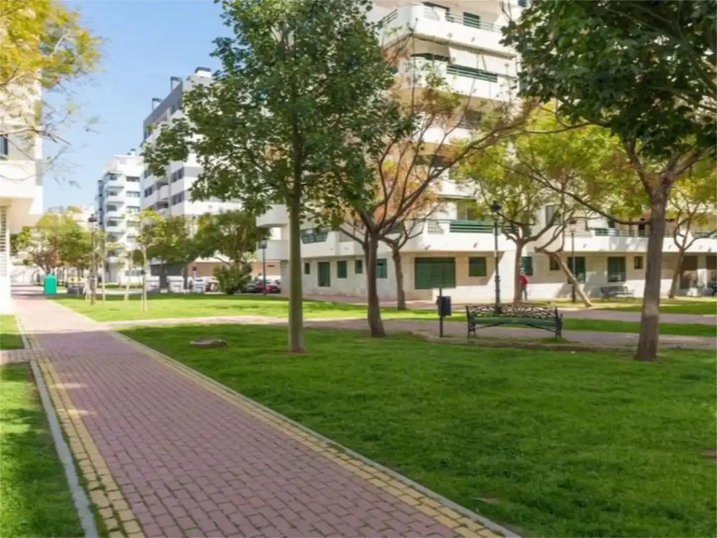 Vista exterior de Piso en venta en Estepona con Aire acondicionado y Balcón