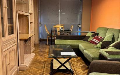 Living room of Flat for sale in  Madrid Capital  with Air Conditioner, Heating and Parquet flooring