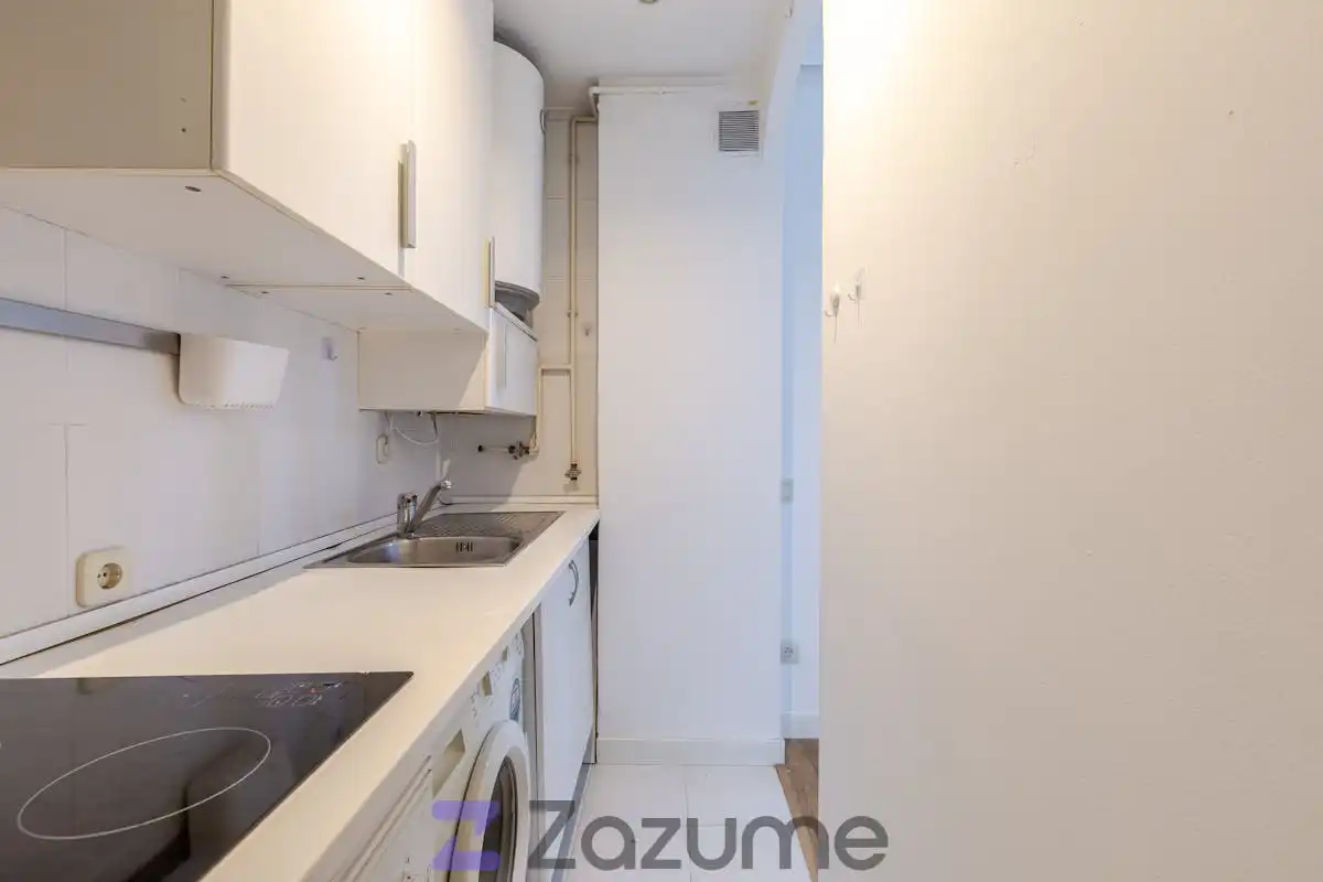 Cocina de Estudio de alquiler en Majadahonda con Calefacción, Jardín privado y Parquet
