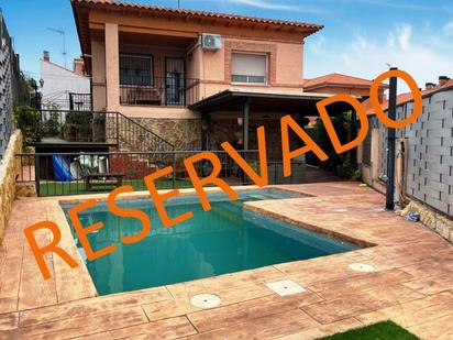 Swimming pool of House or chalet for sale in Santa Cruz del Retamar  with Air Conditioner, Heating and Private garden