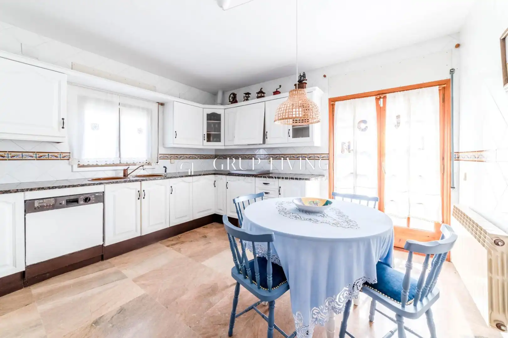 Cocina de Casa o chalet en venta en Vilanova i la Geltrú con Calefacción, Jardín privado y Terraza