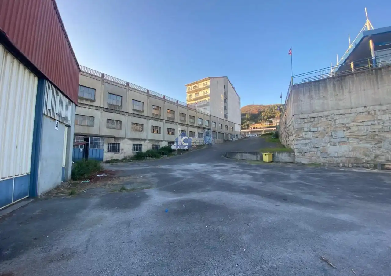 Vista exterior de Nau industrial de lloguer en Ourense Capital 
