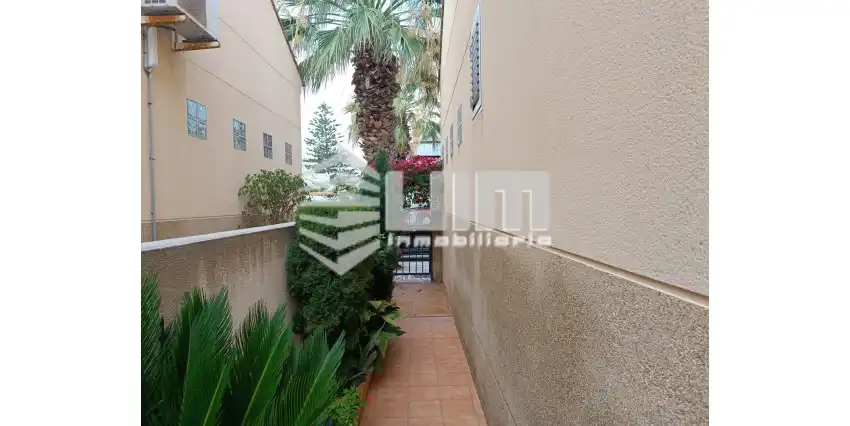 Casa adosada en venda en Sagunto / Sagunt amb Terrassa