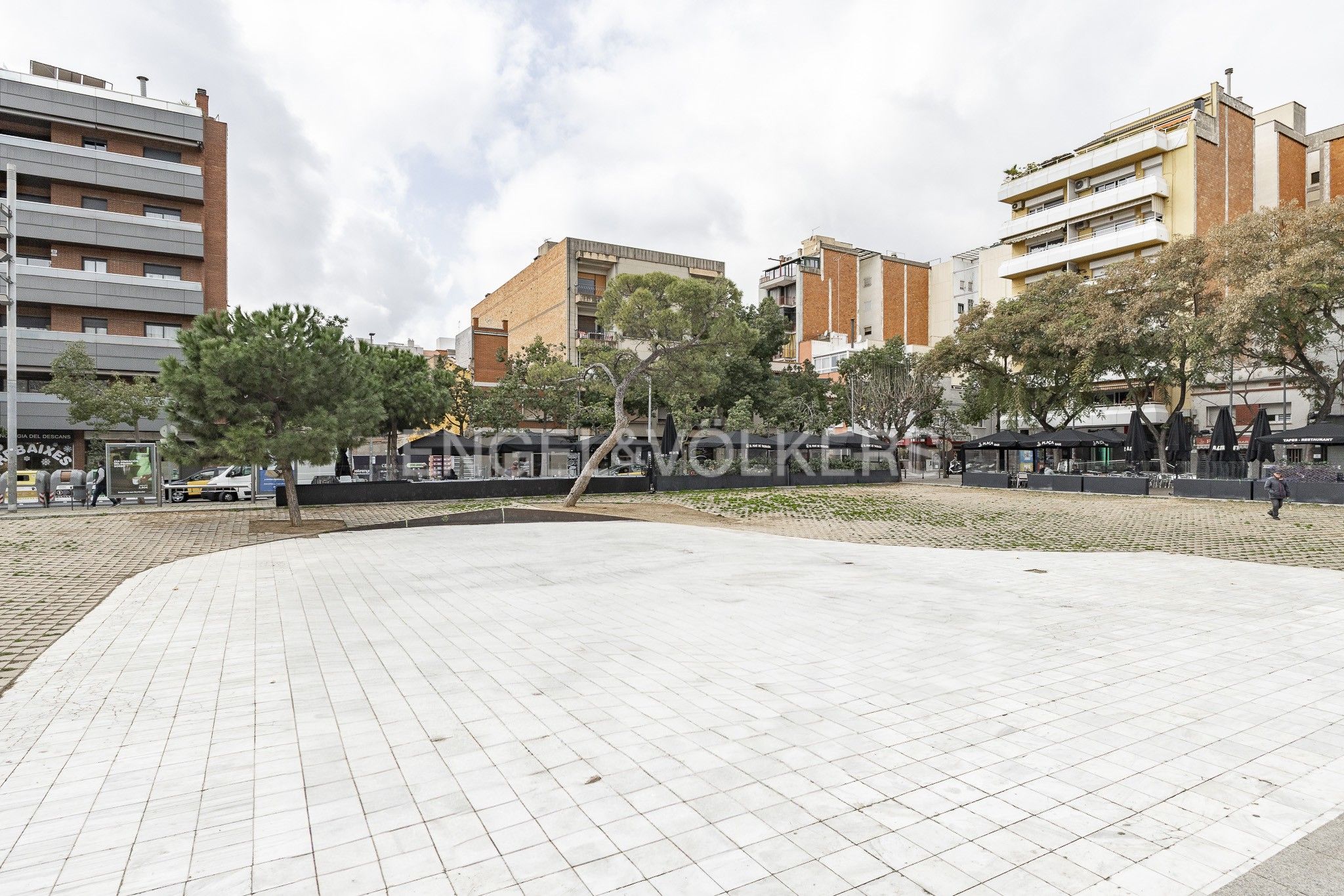 Vista exterior de Casa o xalet en venda en Sant Boi de Llobregat amb Calefacció, Jardí privat i Terrassa