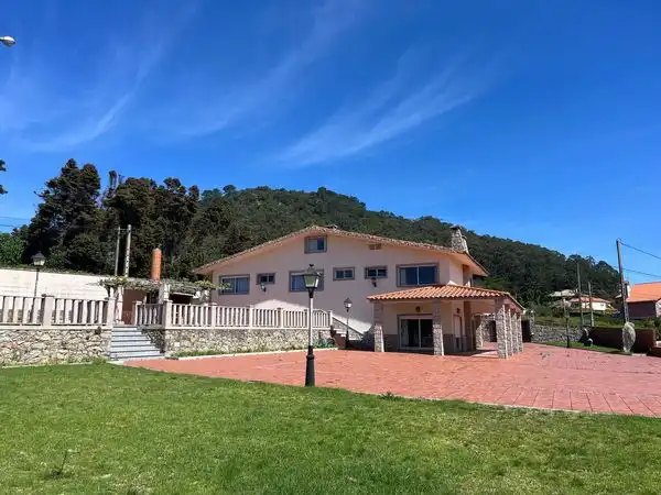 Vista exterior de Casa o chalet en venta en A Guarda   con Calefacción, Jardín privado y Terraza