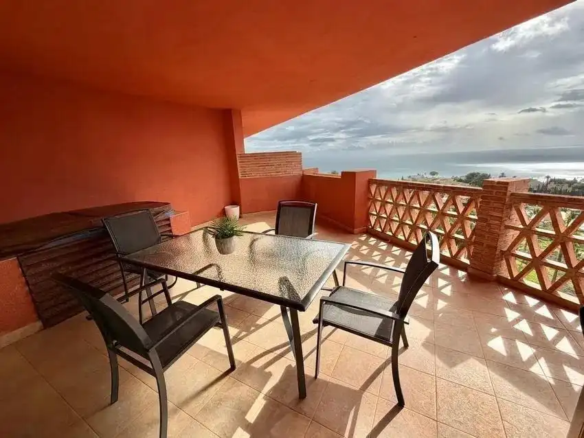 Terrasse von Maisonette zum Verkauf in Fuengirola mit Klimaanlage, Privatgarten und Terrasse