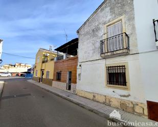 Vista exterior de Casa o xalet en venda en Linares amb Terrassa