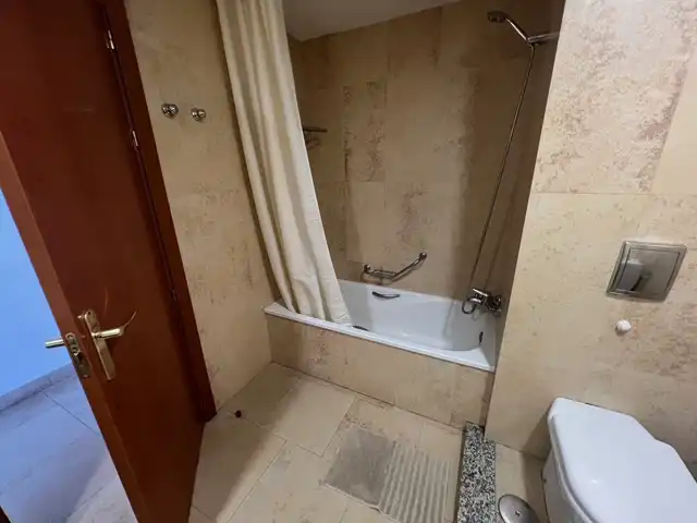 Bany de Estudi en venda en Fuengirola amb Aire condicionat, Terrassa i Moblat