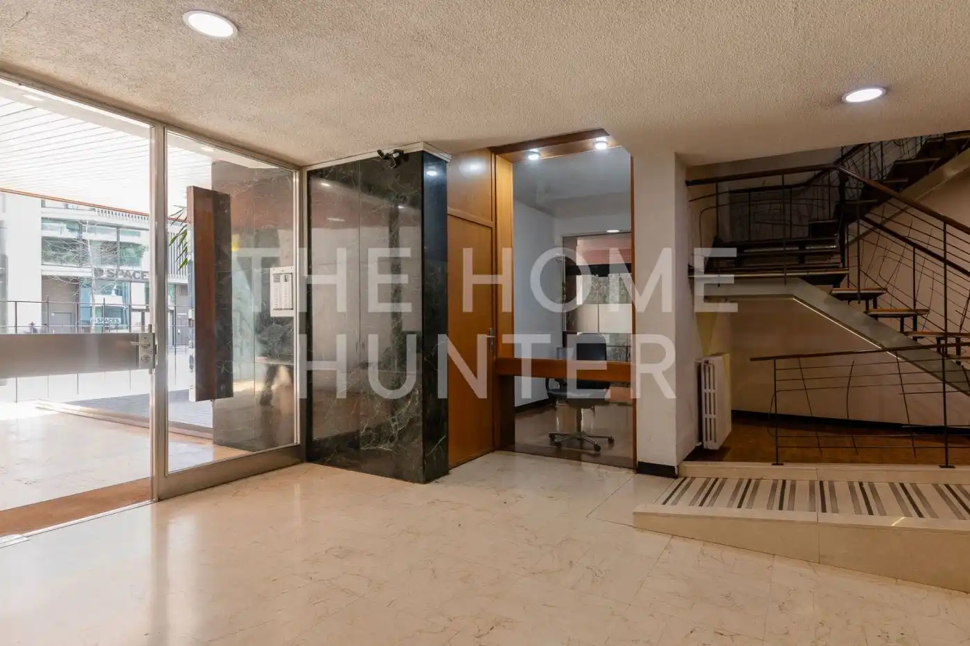 Flat for sale in Barcelona  with Air Conditioner and Heating
