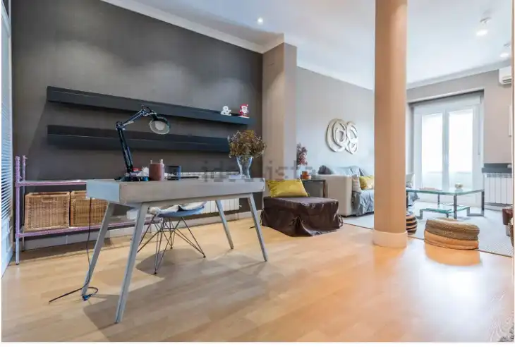 Living room of Flat for rent in Madrid  with Air Conditioner, Heating and Parquet flooring