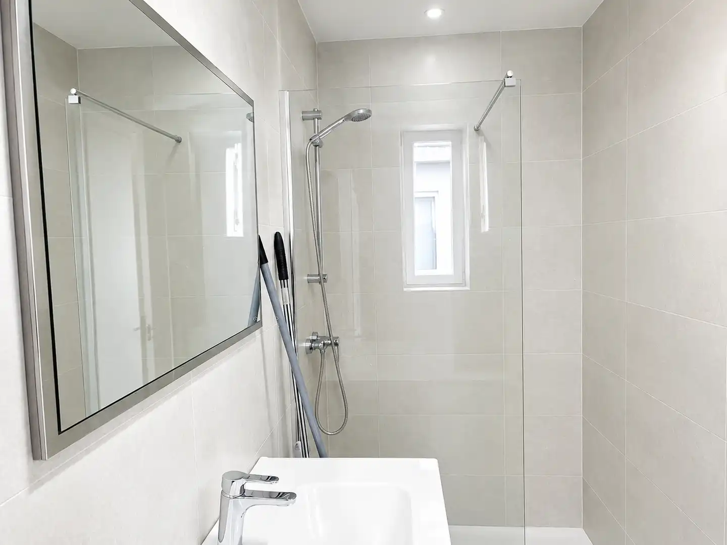Baño de Piso de alquiler en Santander con Amueblado y Horno