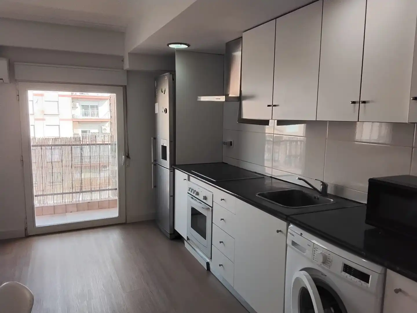 Kitchen of Flat for rent in Valencia  with Air Conditioner, Furnished and Oven