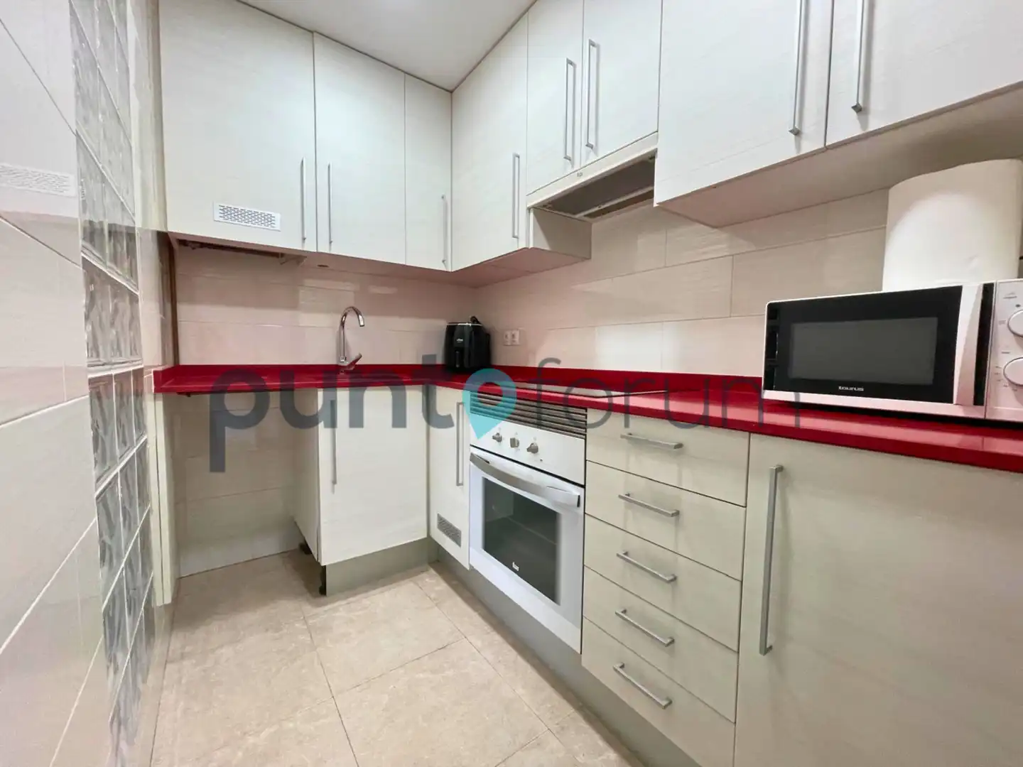 Cocina de Piso en venta en Barcelona con Calefacción, Trastero y Amueblado