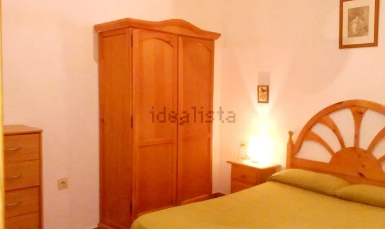 Habitación de Piso de alquiler en Granada con Calefacción y Amueblado