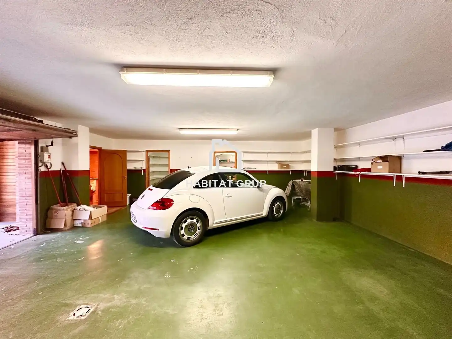 Aparcament de Casa o xalet en venda en Girona amb Calefacció, Jardí privat i Traster