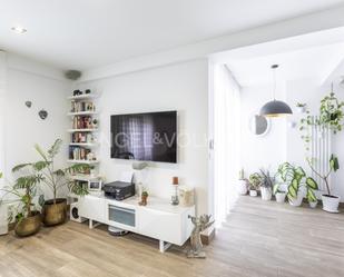 Living room of Apartment for sale in  Madrid Capital  with Air Conditioner and Balcony