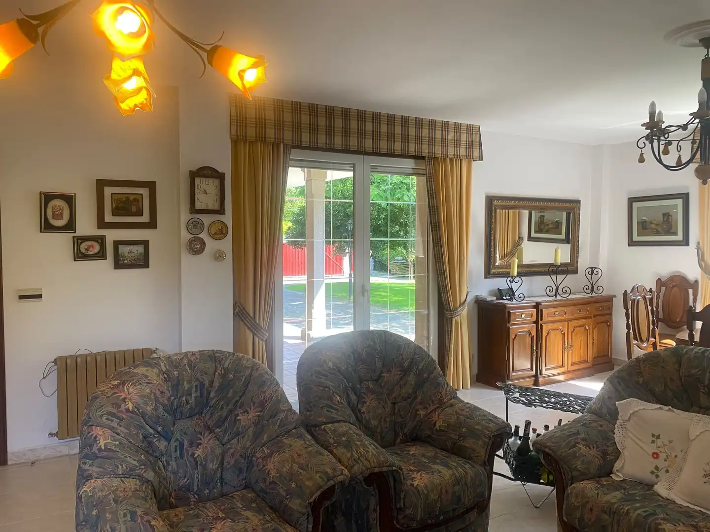 Sala de estar de Casa o chalet en venta en Lugo con Calefacción, Piscina y Amueblado