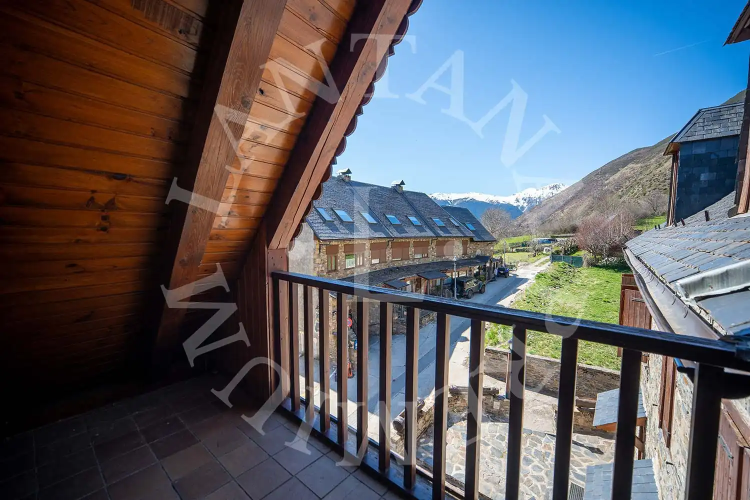 Terraza de Casa adosada en venta en Naut Aran con Calefacción, Jardín privado y Terraza
