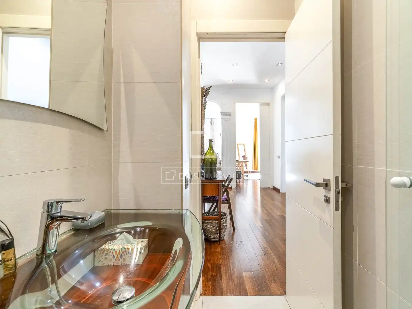 Wohnung zum Verkauf in Barcelona mit Klimaanlage, Heizung und Balkon