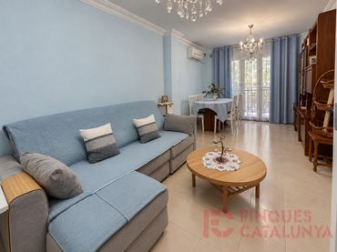 Piso con balcón en venta en Calle Macana-Sta Eugenia