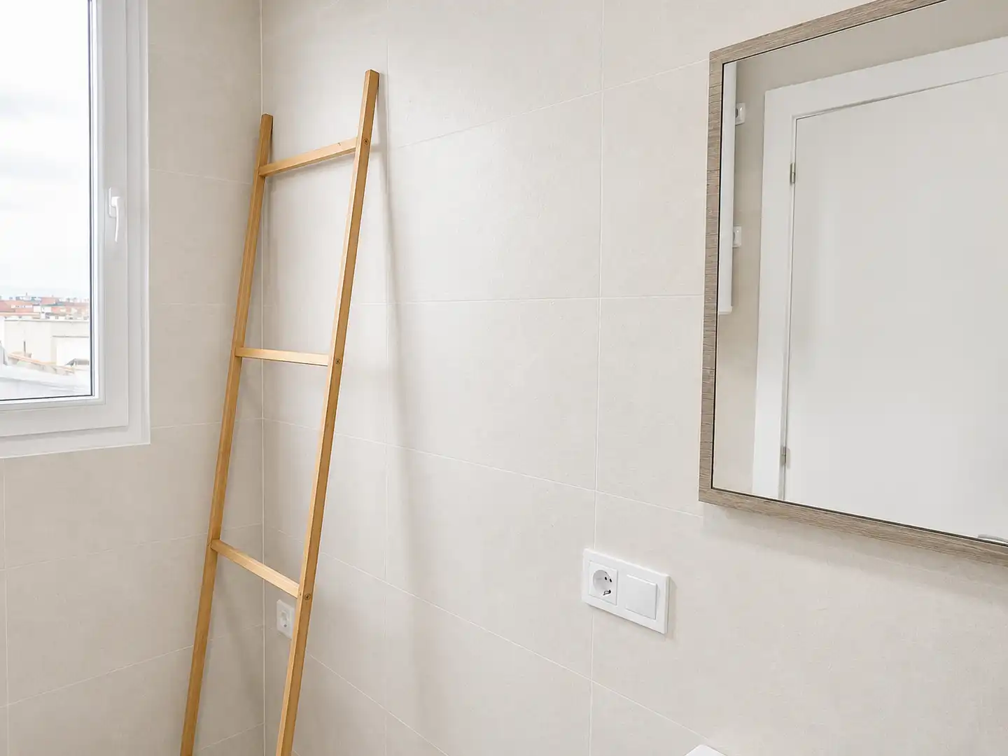 Baño de Piso de alquiler en Santander con Amueblado y Horno