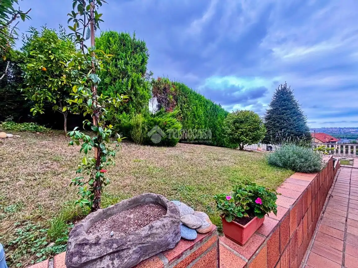 Garden of Detached homes for sale in Camargo  with Private garden