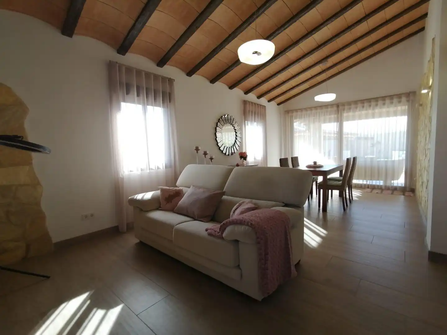 Sala de estar de Casa o chalet en venta en El Palomar con Aire acondicionado, Calefacción y Jardín privado