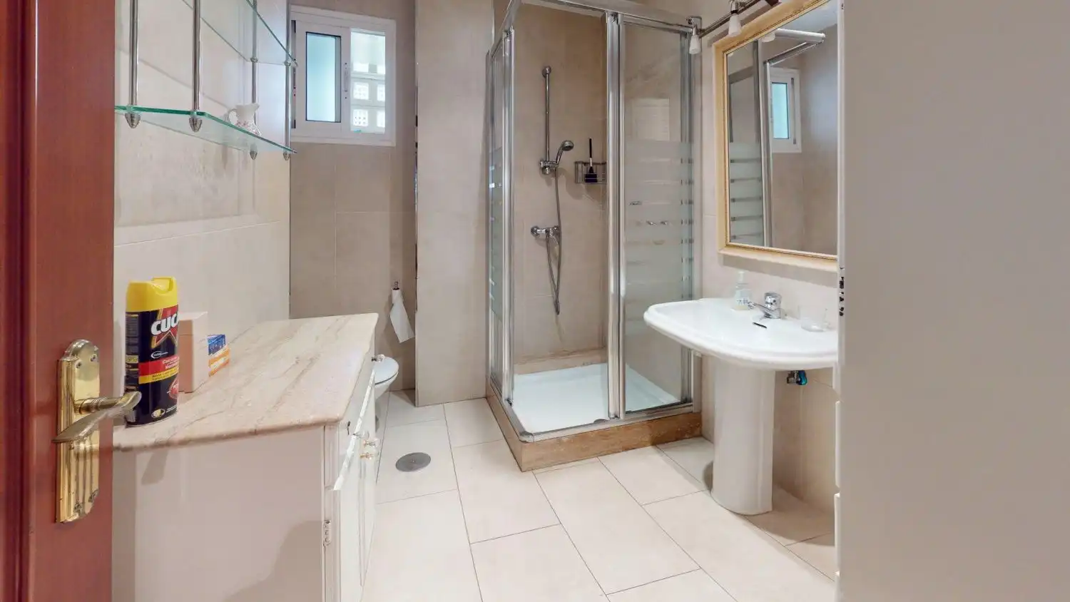 Bathroom of Flat for sale in Sevilla  with Air Conditioner, Heating and Terrace