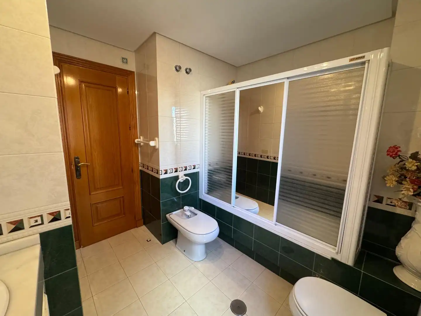 Bathroom of Flat for sale in Almería  with Air Conditioner and Storage room