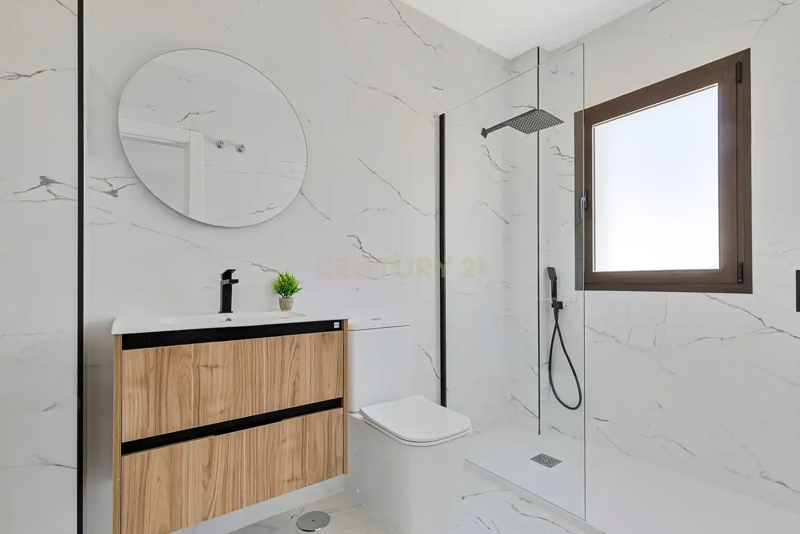 Baño de Casa adosada en venta en Casares con Jardín privado, Trastero y Horno