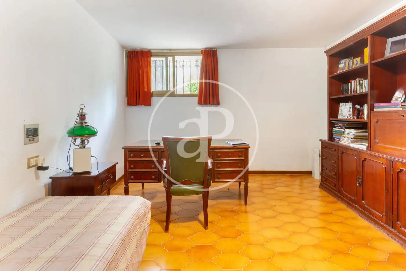 Habitación de Casa o chalet en venta en Paterna con Aire acondicionado, Calefacción y Jardín privado
